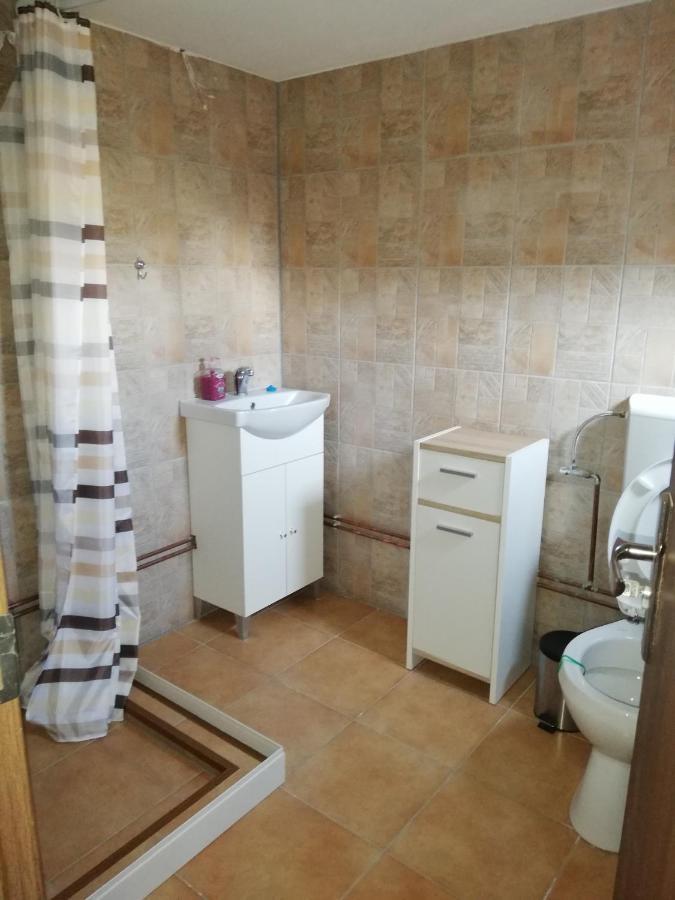 Imado Vendeghaz Apartment Cernat Luaran gambar